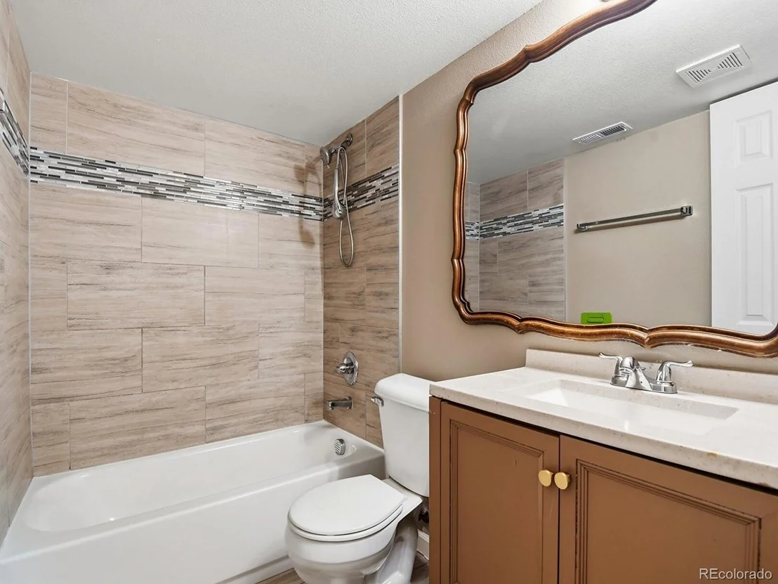 Photo of 16136 E Exposition Dr