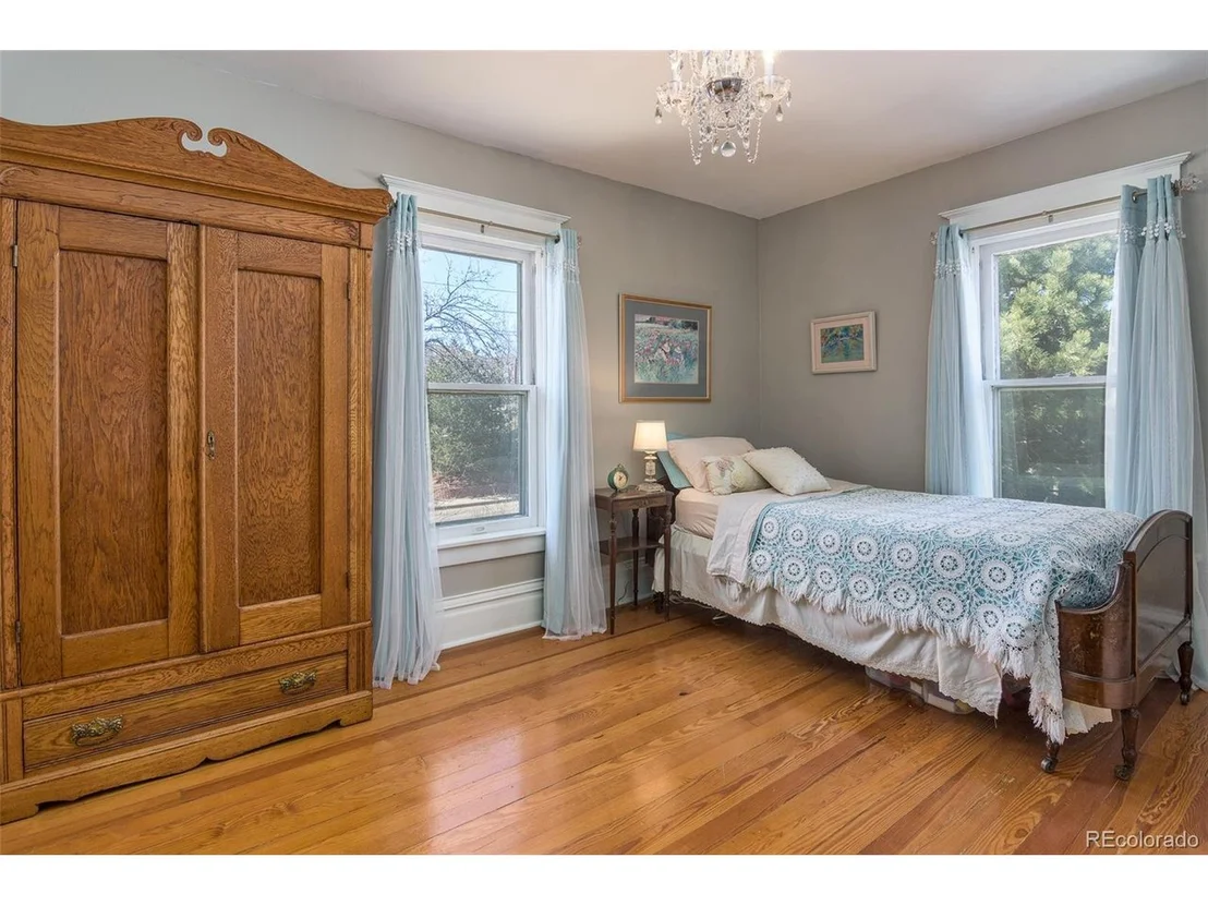 Photo of 1905 Iris Ave