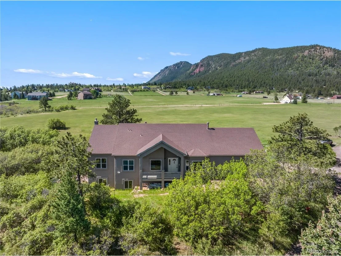 Photo of 261 Pinecrest Way