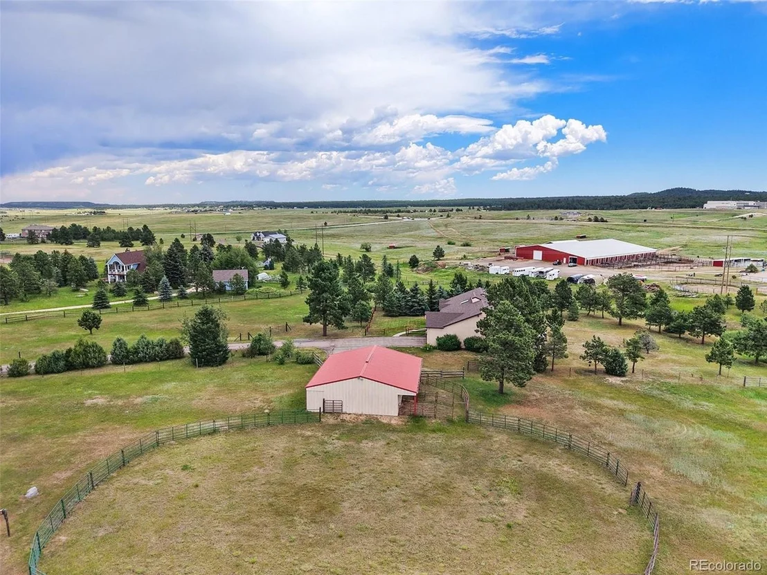 Photo of 2585 Mohawk Way