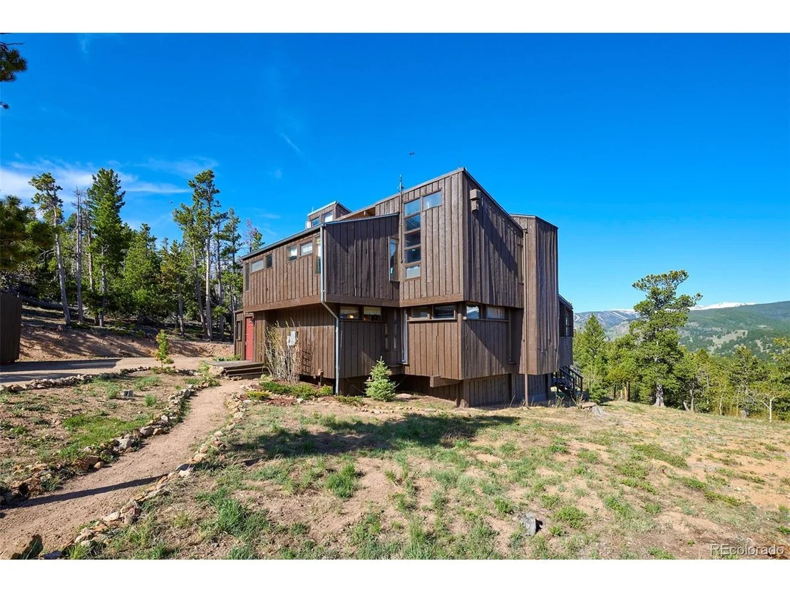 Photo of 90 Peakview Dr