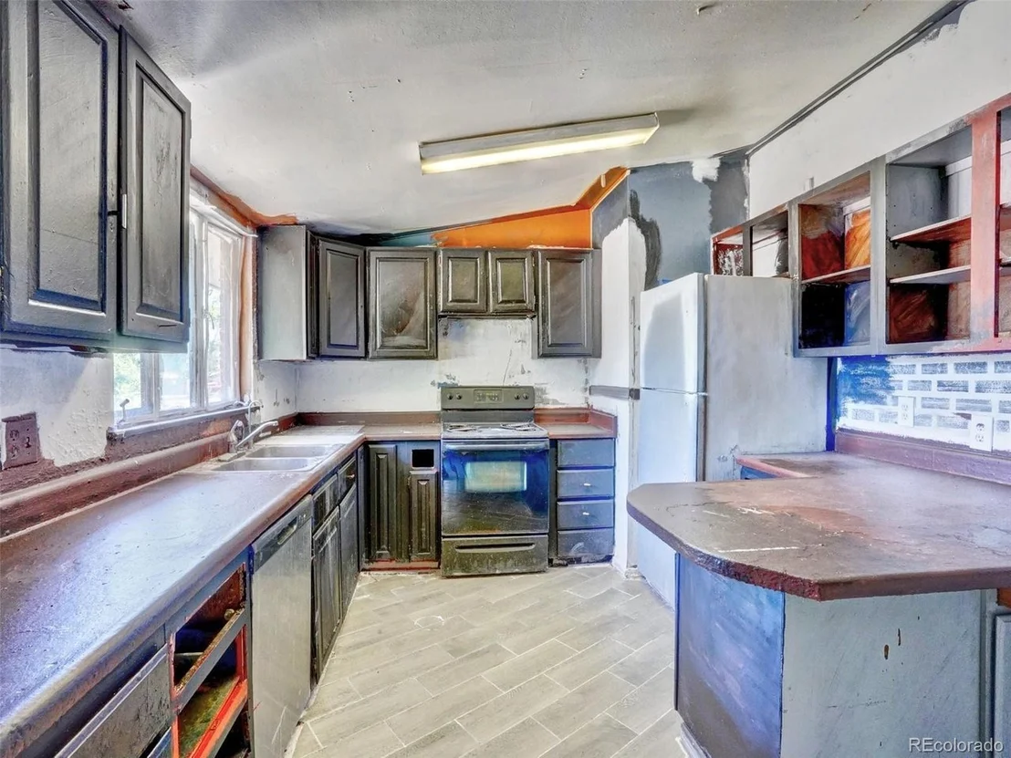 Photo of 7789 Greenleaf Ln