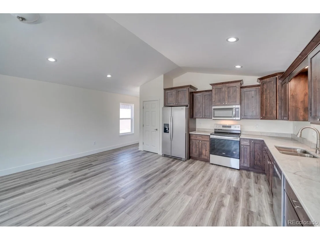 Photo of 10806 Willow Ave