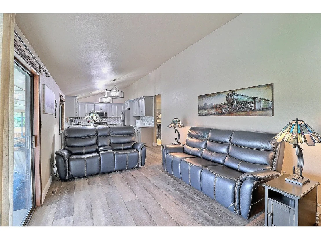 Photo of 204 River Rd