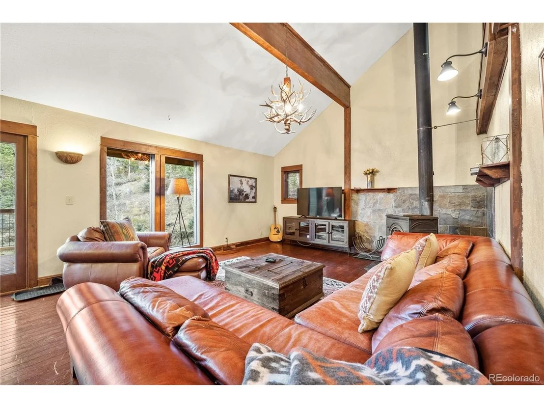 Photo of 2222 Lions Lane