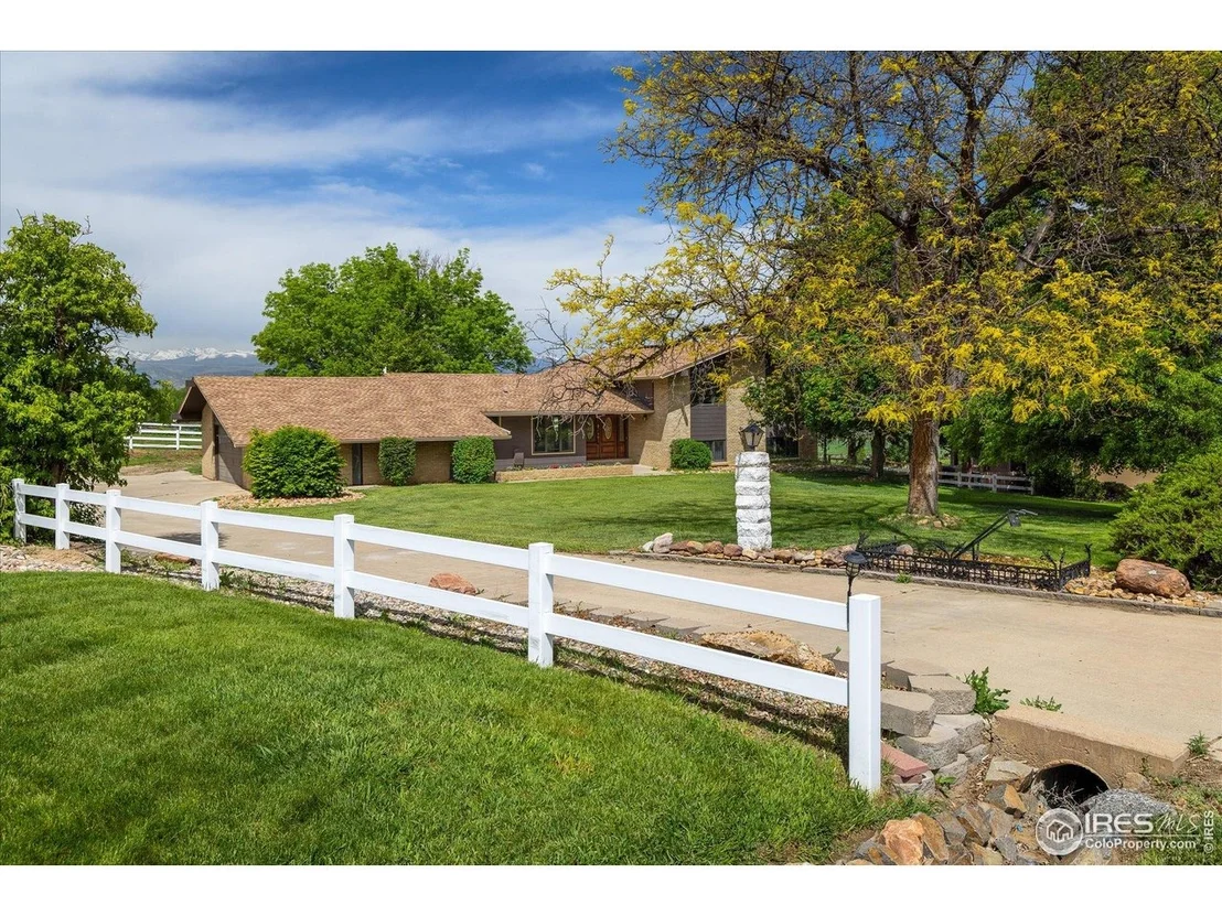 Photo of 2117 Stonehenge Cir
