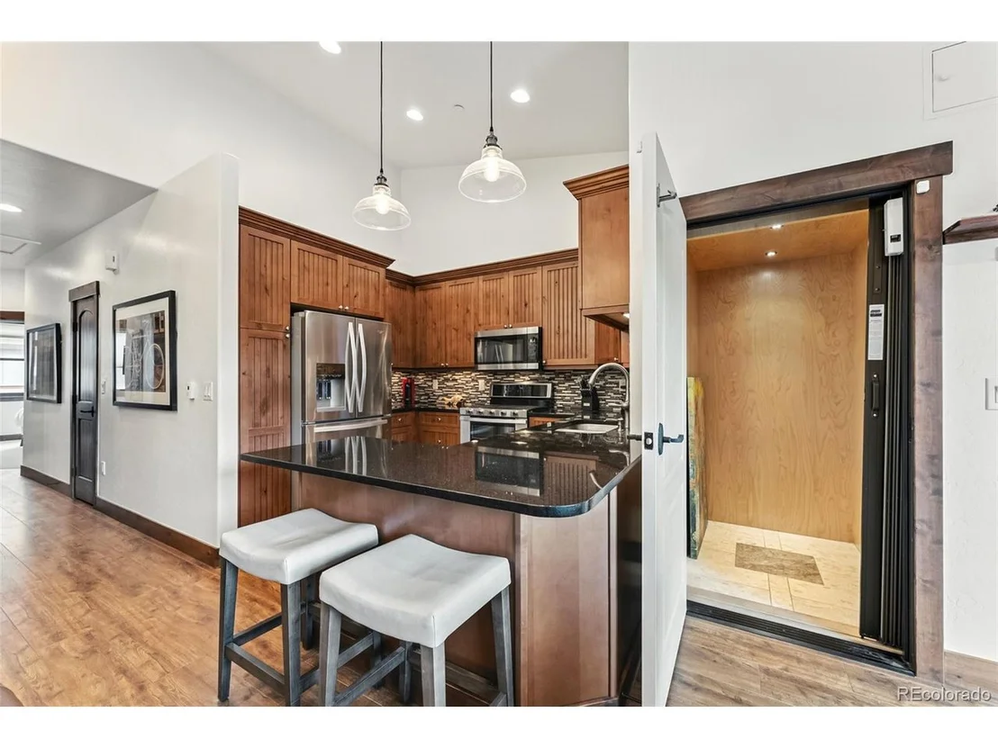 Photo of Unit 2 at 421 Rainbow Dr