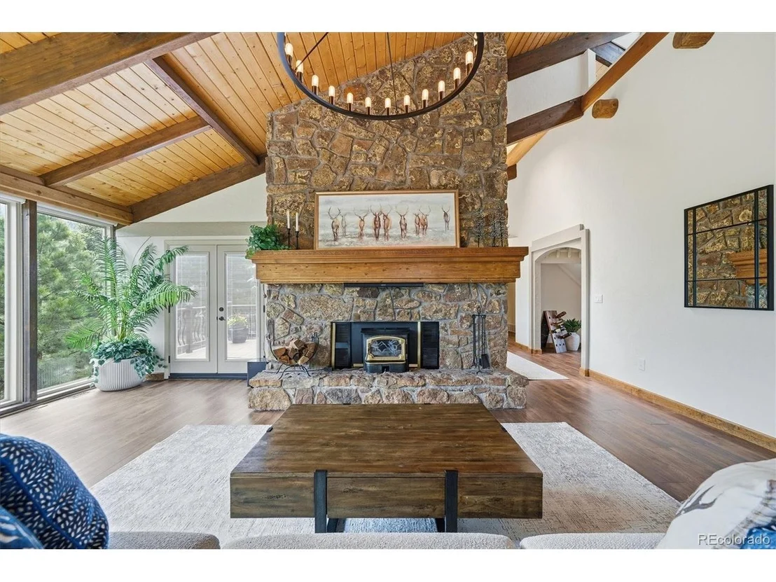 Photo of 6195 Apache Dr