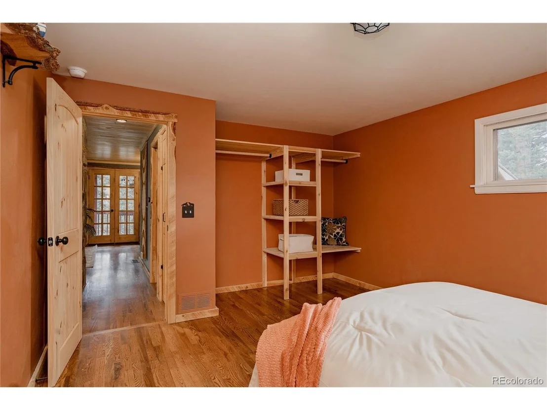 Photo of 297 Circle Dr