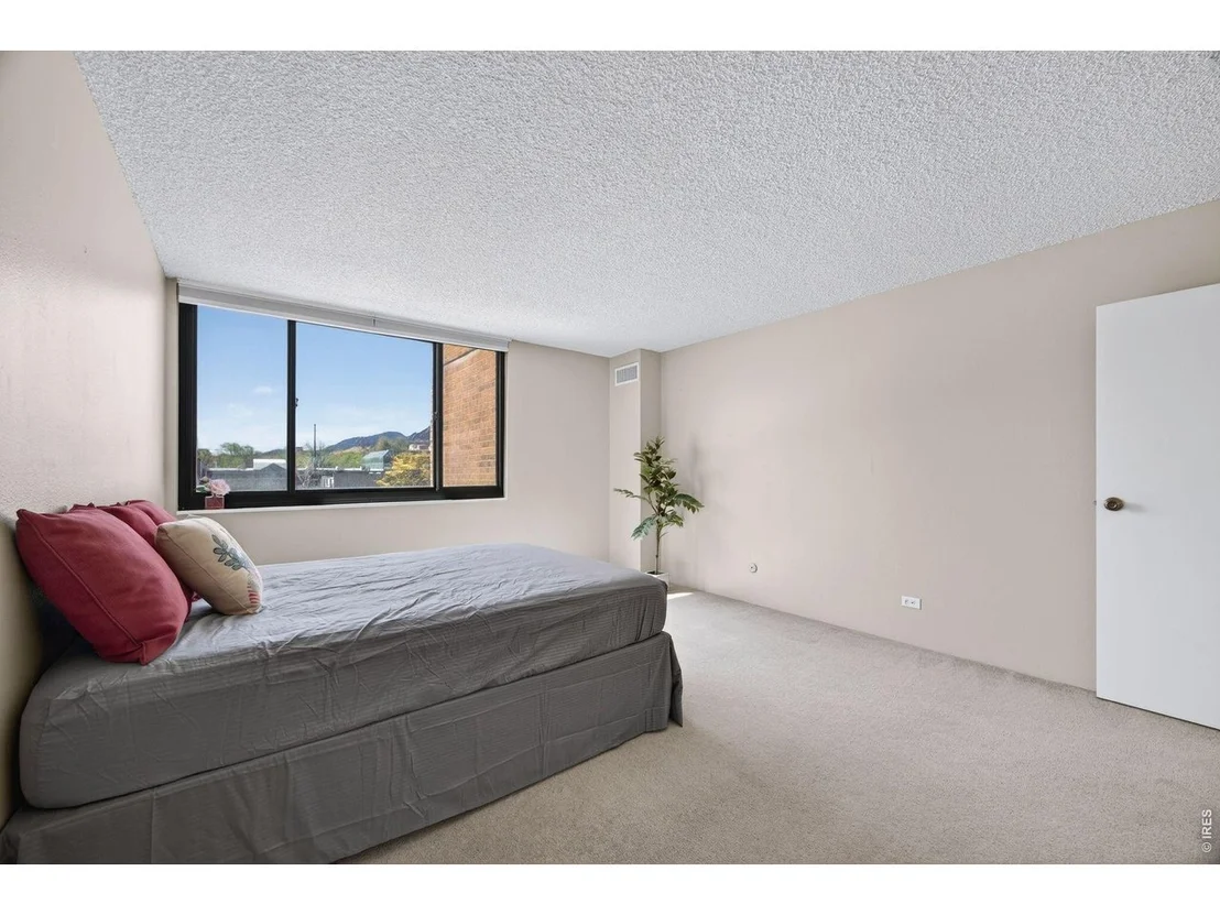 Photo of Unit 201 at 1850 Folsom St
