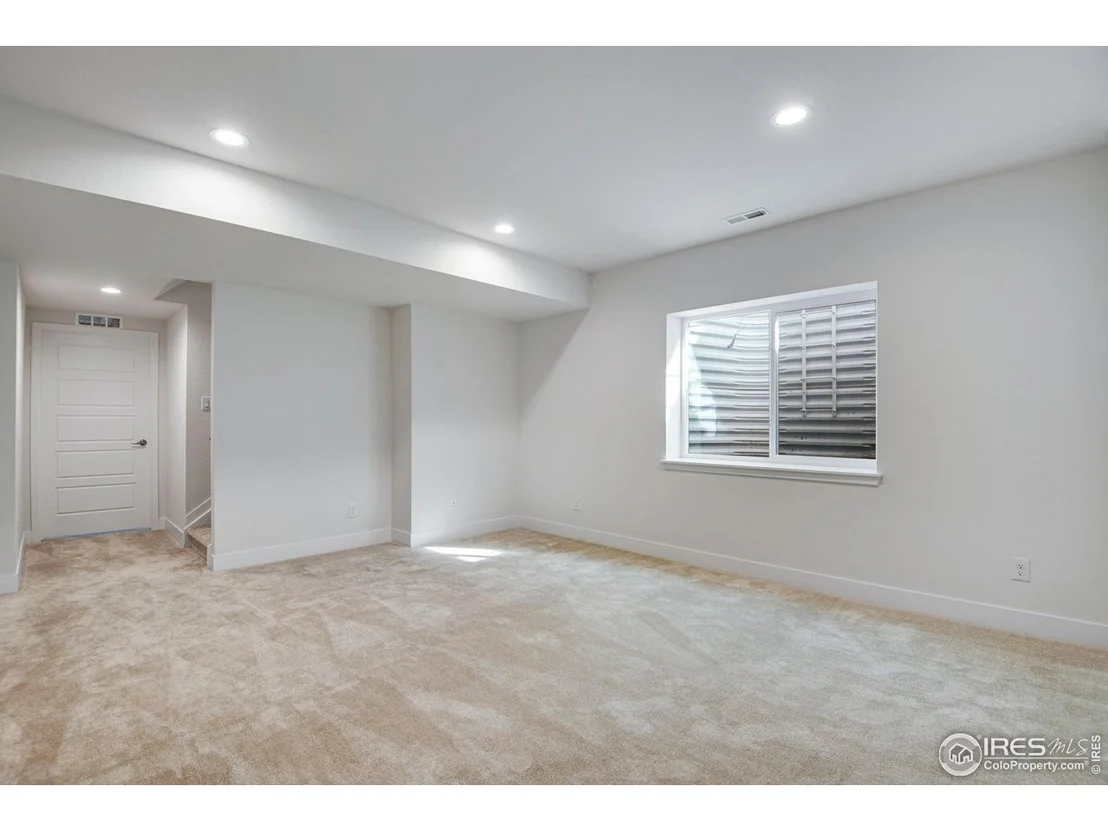Photo of 153 Mohawk Cir
