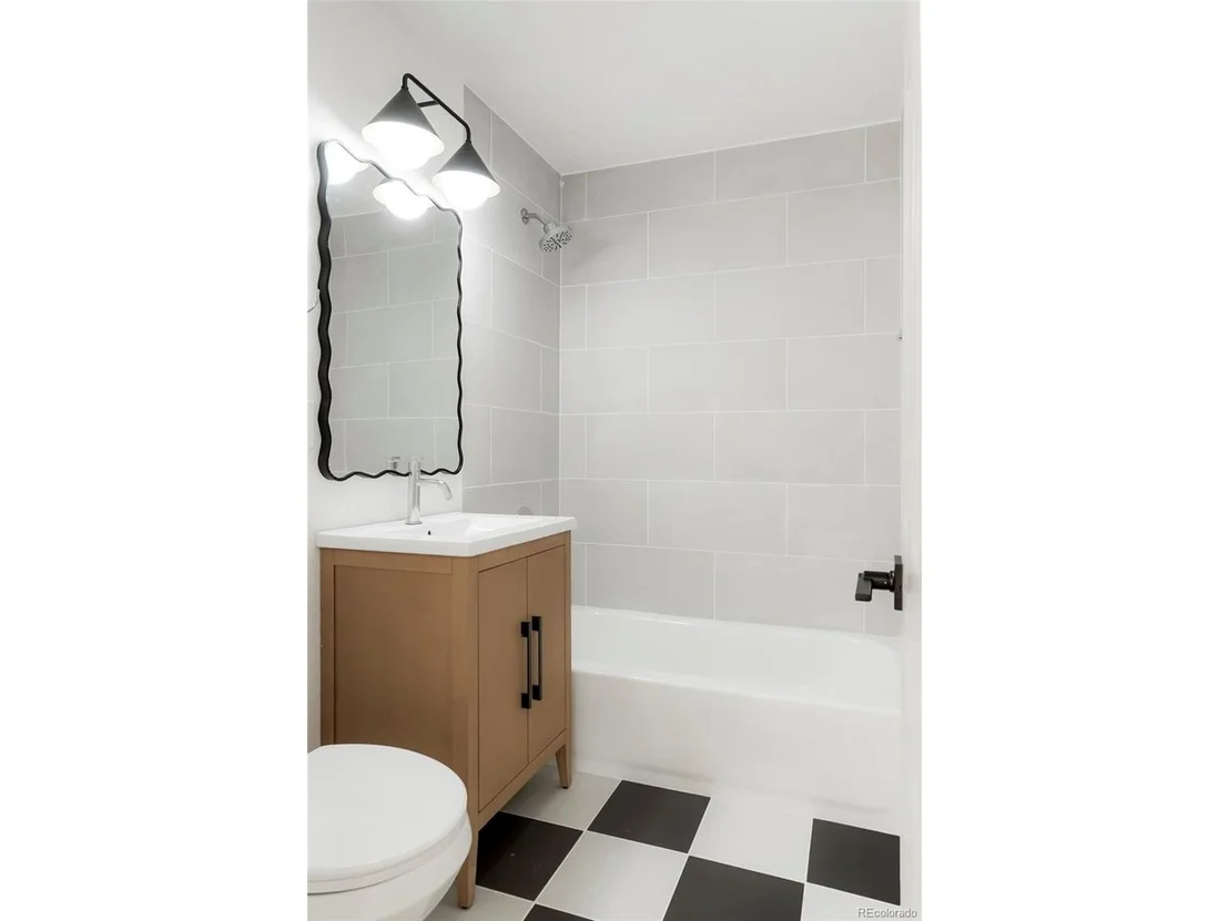 Photo of 4565 W Exposition Ave