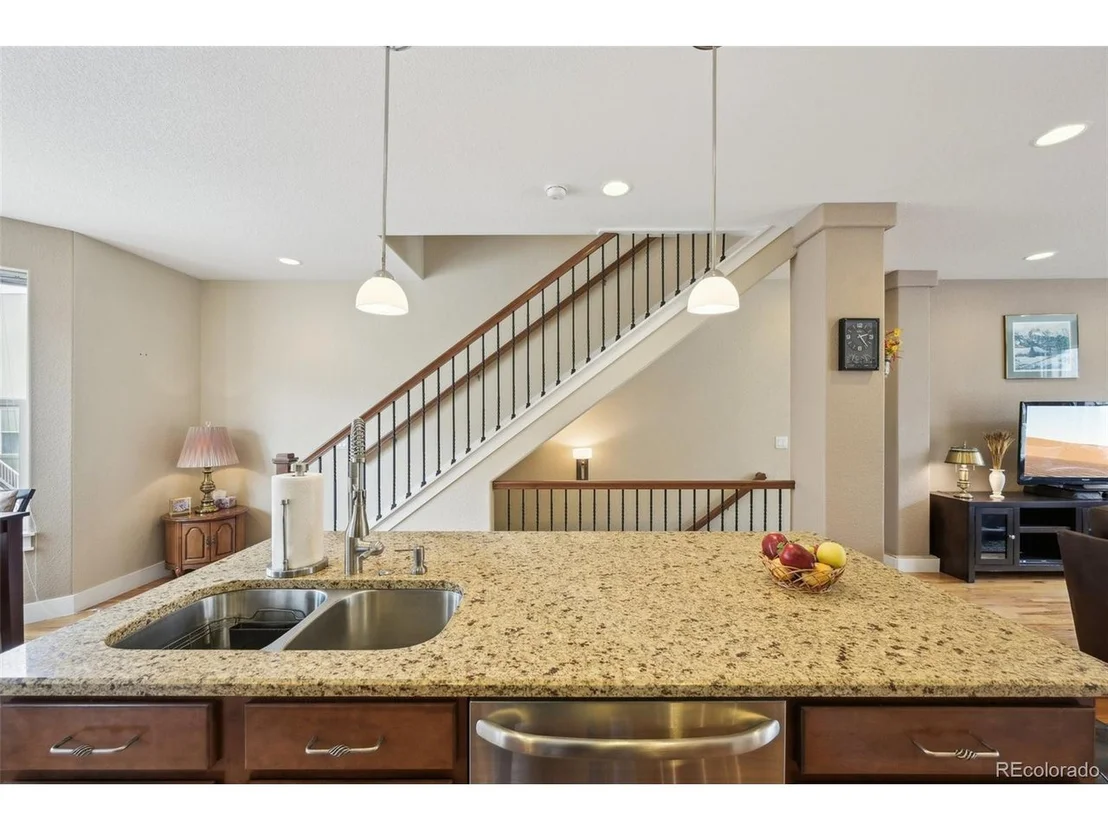 Photo of 873 Vernon Dr