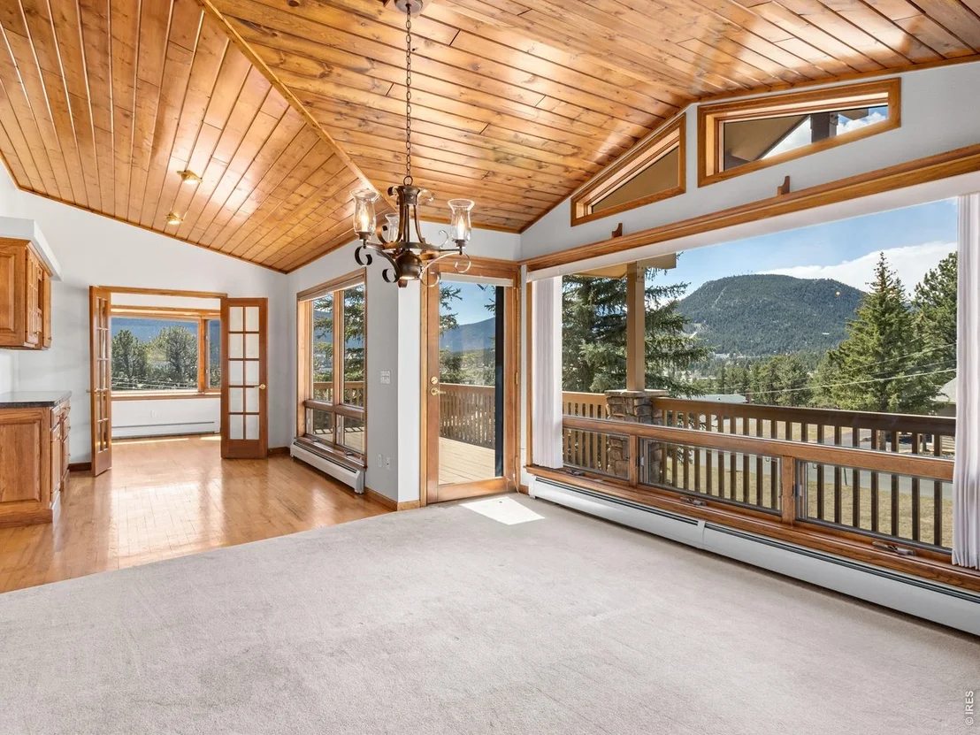 Photo of 650 Summit Dr