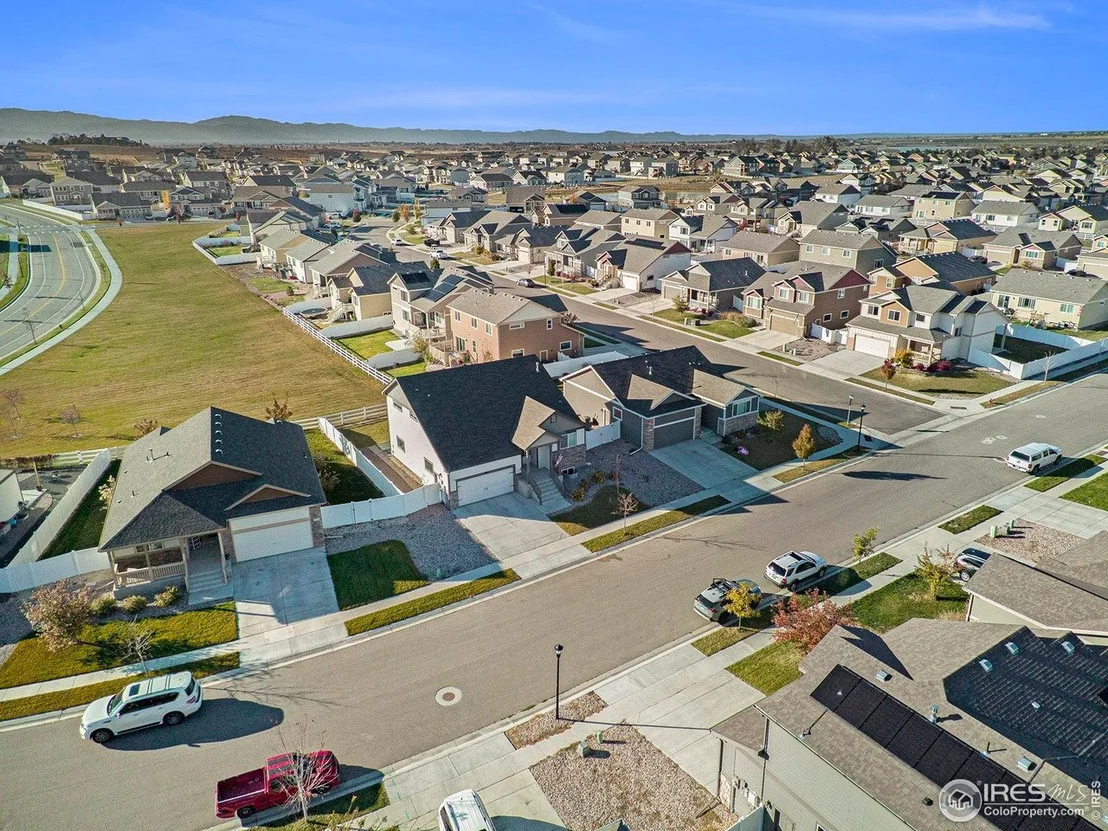 Photo of 985 Axis Dr