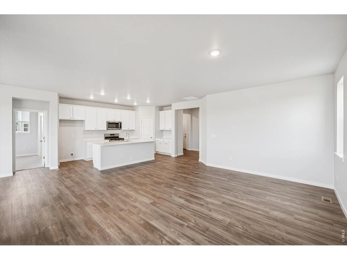 Photo of 815 Kettlepond Way