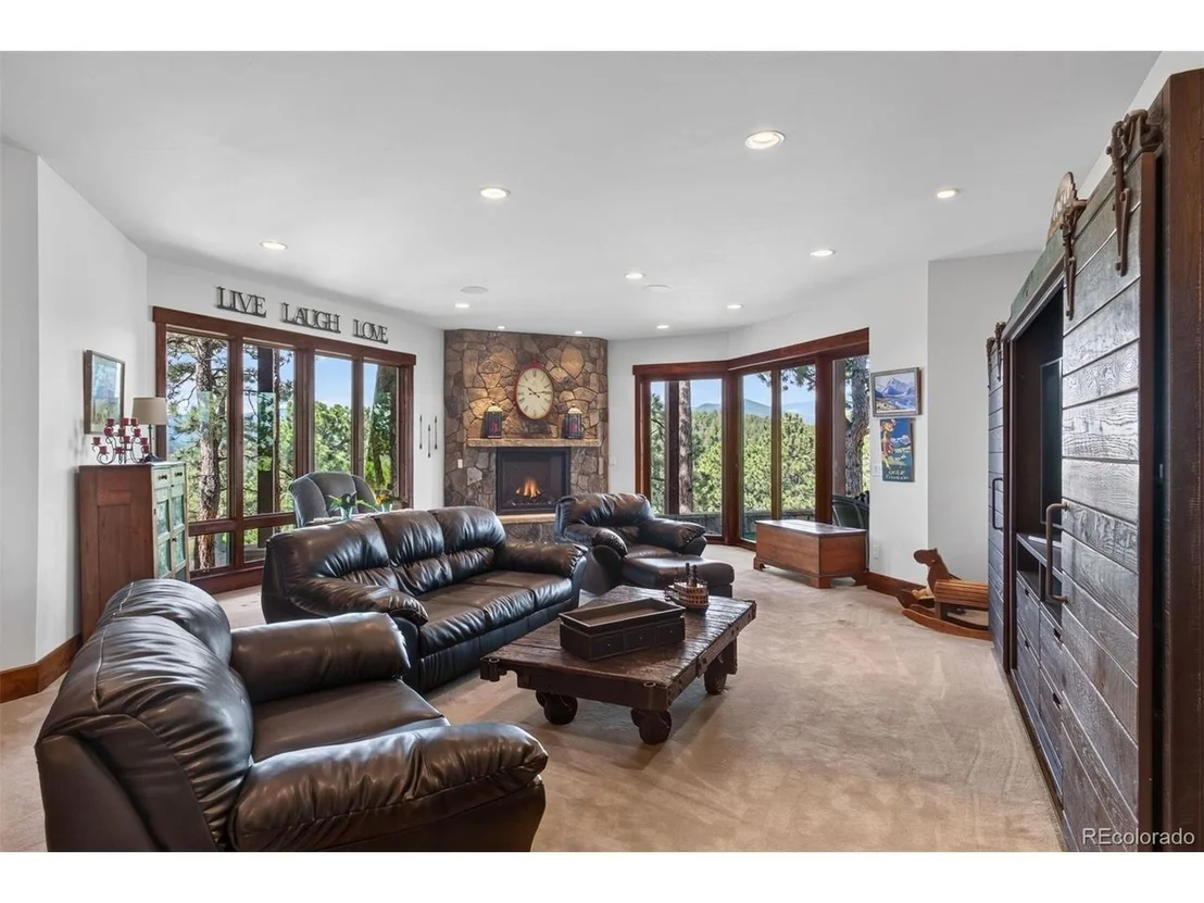 Photo of 1028 Blue Grass Trl