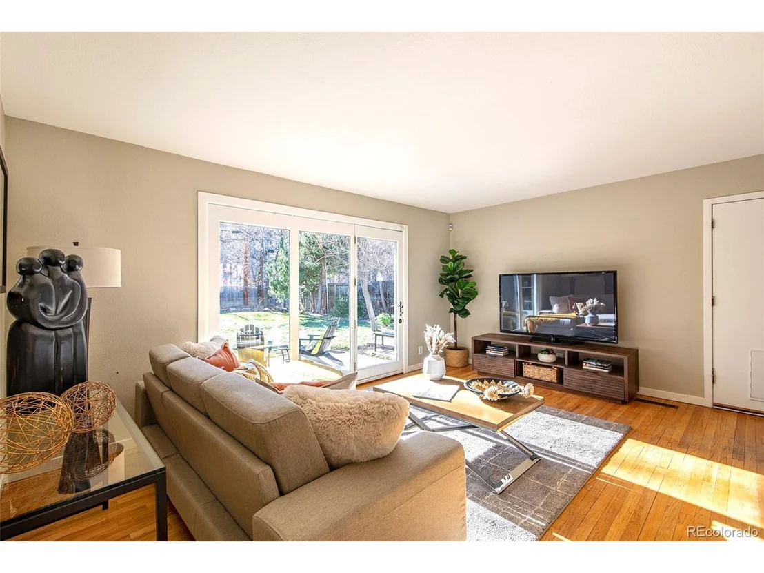 Photo of 2212 Edgewood Dr