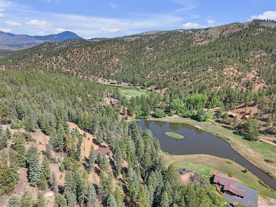 Photo of 9987 Overlook Rd
