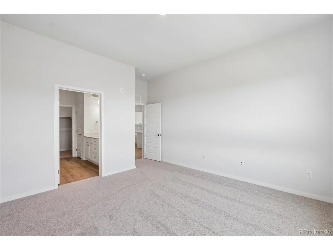 Photo of Unit 403 at 483 Interlocken Blvd