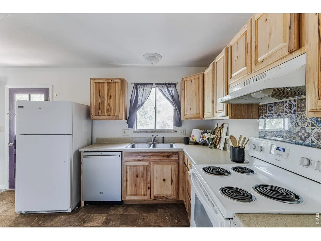 Photo of 560 Hartford Dr