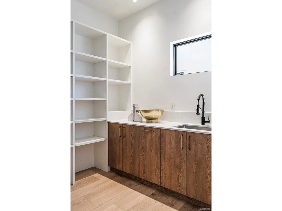 Photo of 4671 Highline Pl
