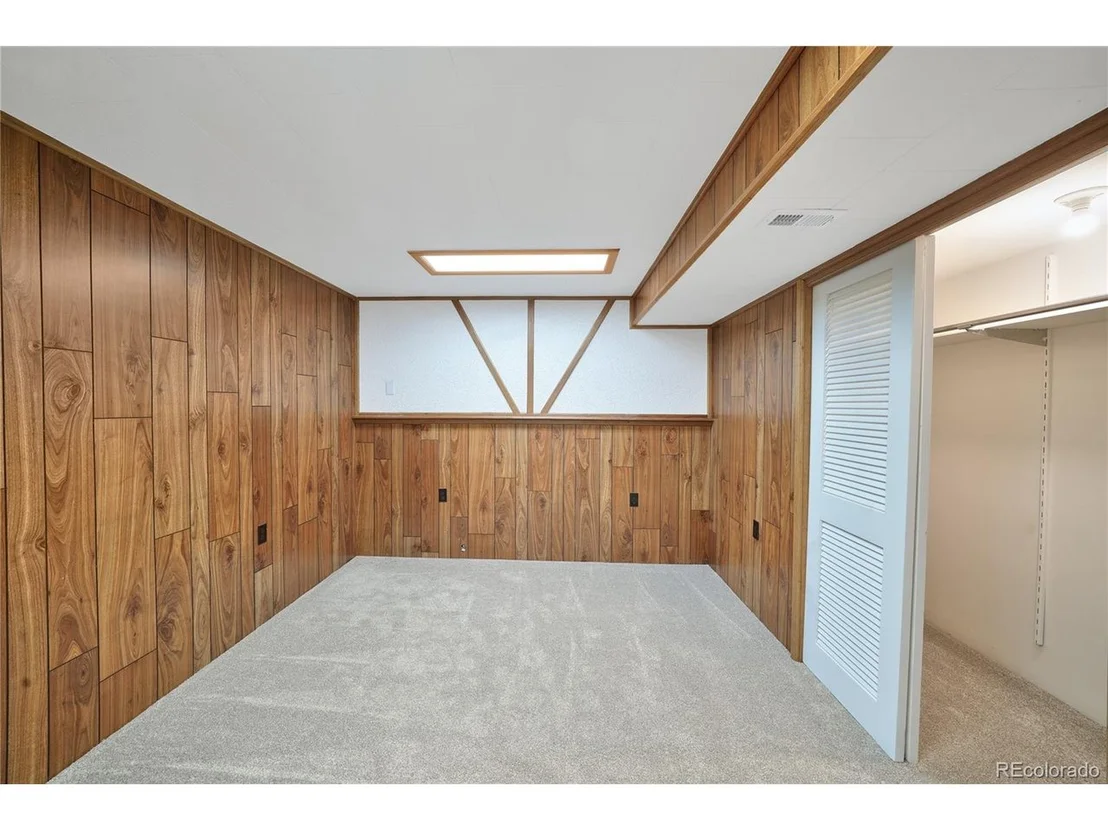 Photo of 6499 Iris Way