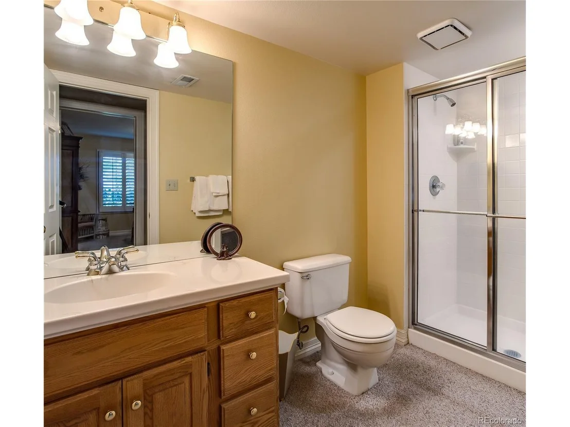 Photo of 7013 S Locust Cir
