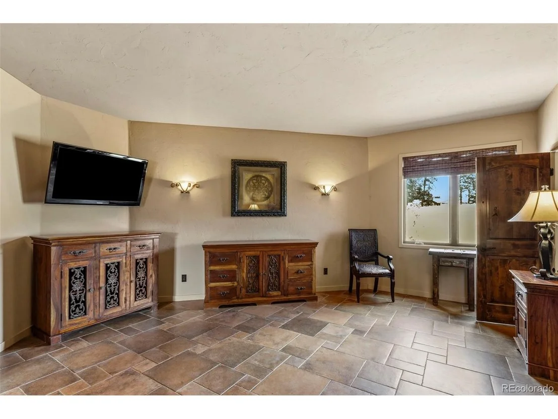 Photo of 28098 Green Valley Ln