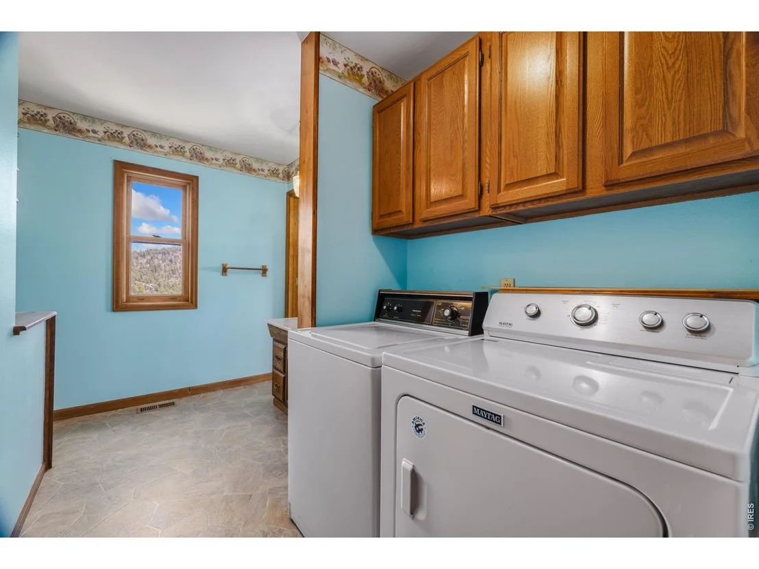 Photo of 619 Alpine Dr