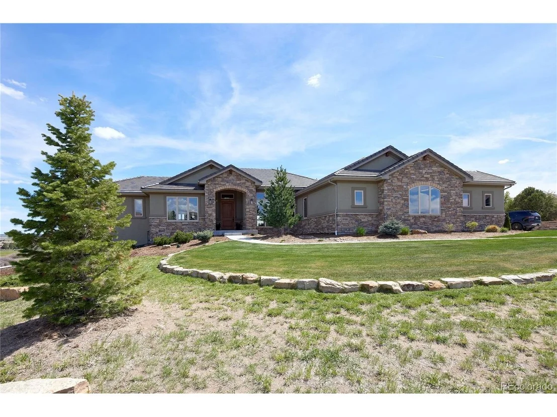 Photo of 5195 Raintree Cir