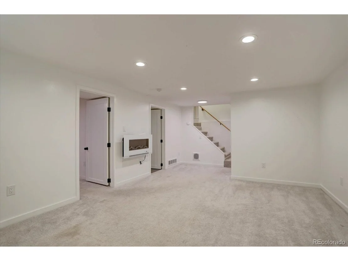 Photo of 7881 S Kit Carson Dr