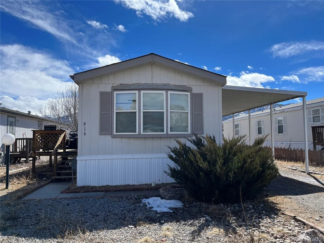 Photo of 916 Maple Dr