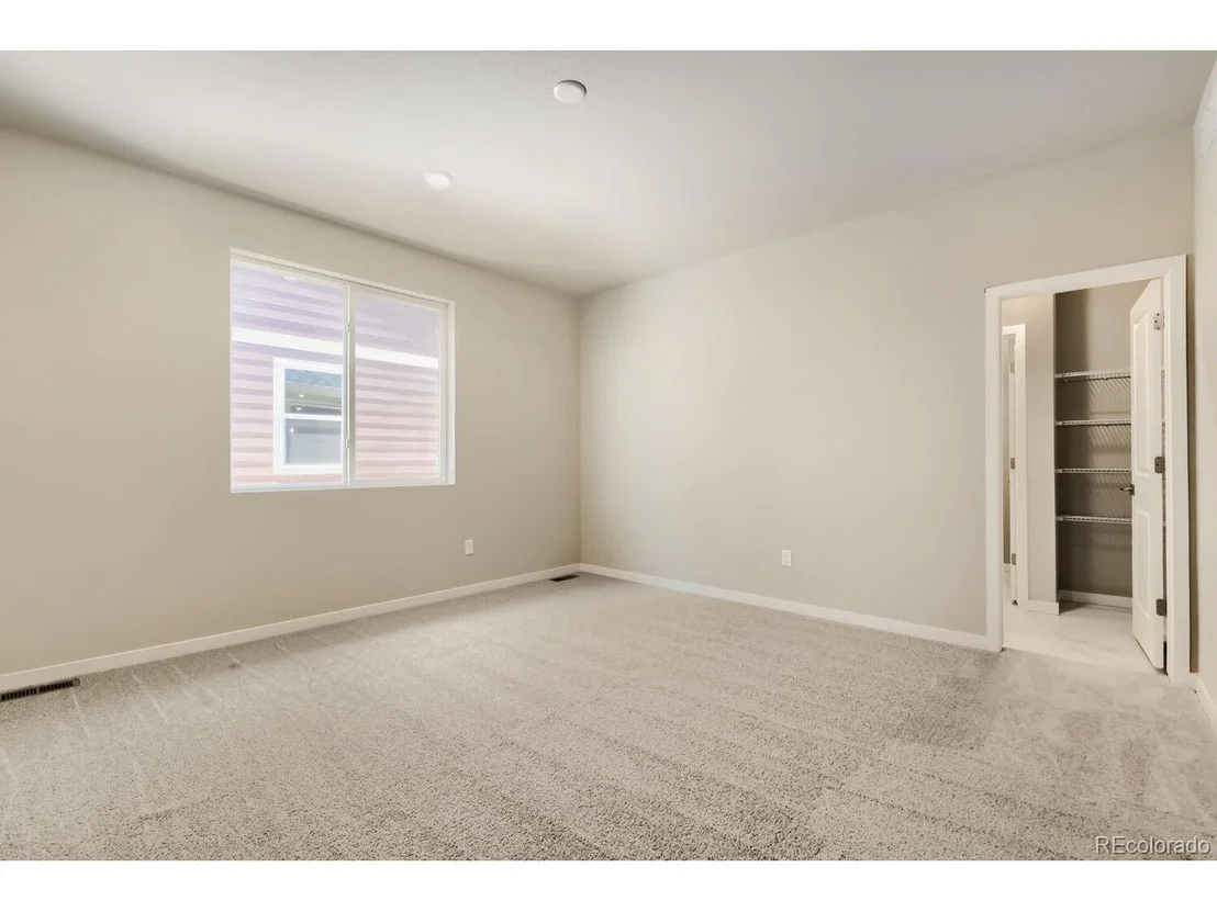 Photo of 46435 Heritage Ave