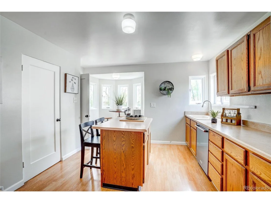 Photo of 7370 Broadview Dr