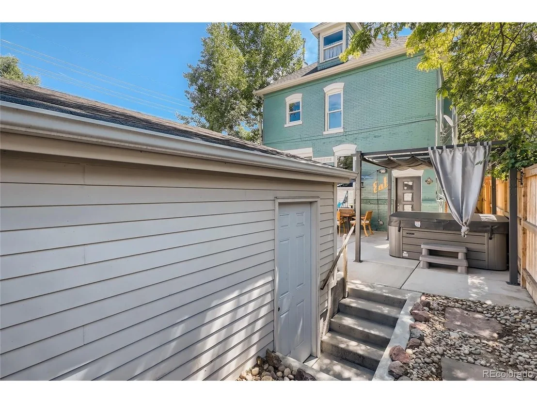 Photo of 1279 Vine St