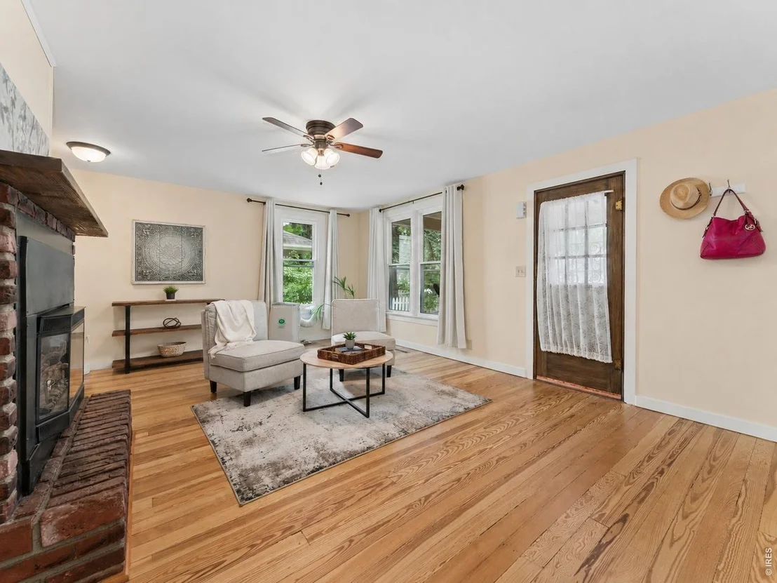 Photo of 638 Welch Ave
