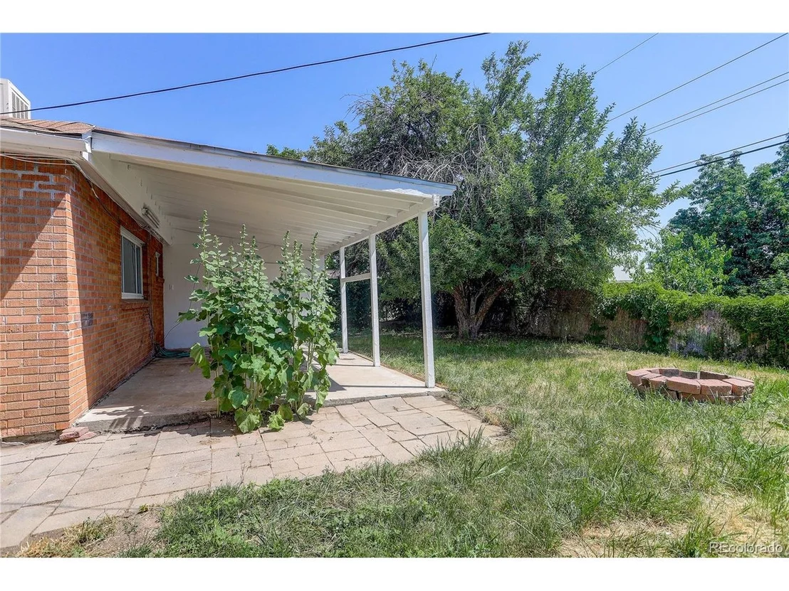 Photo of 9200 Vine St