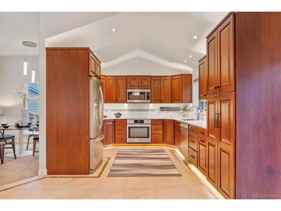 Photo of 905 Jasmine Pl