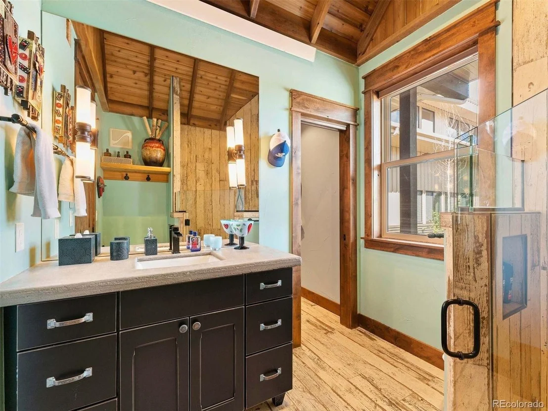 Photo of 9141 Mountain Ranch Rd