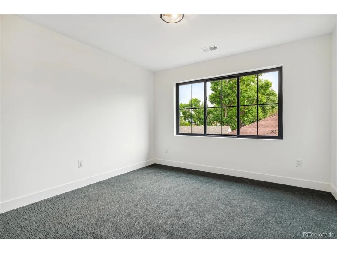 Photo of 2005 Gray St