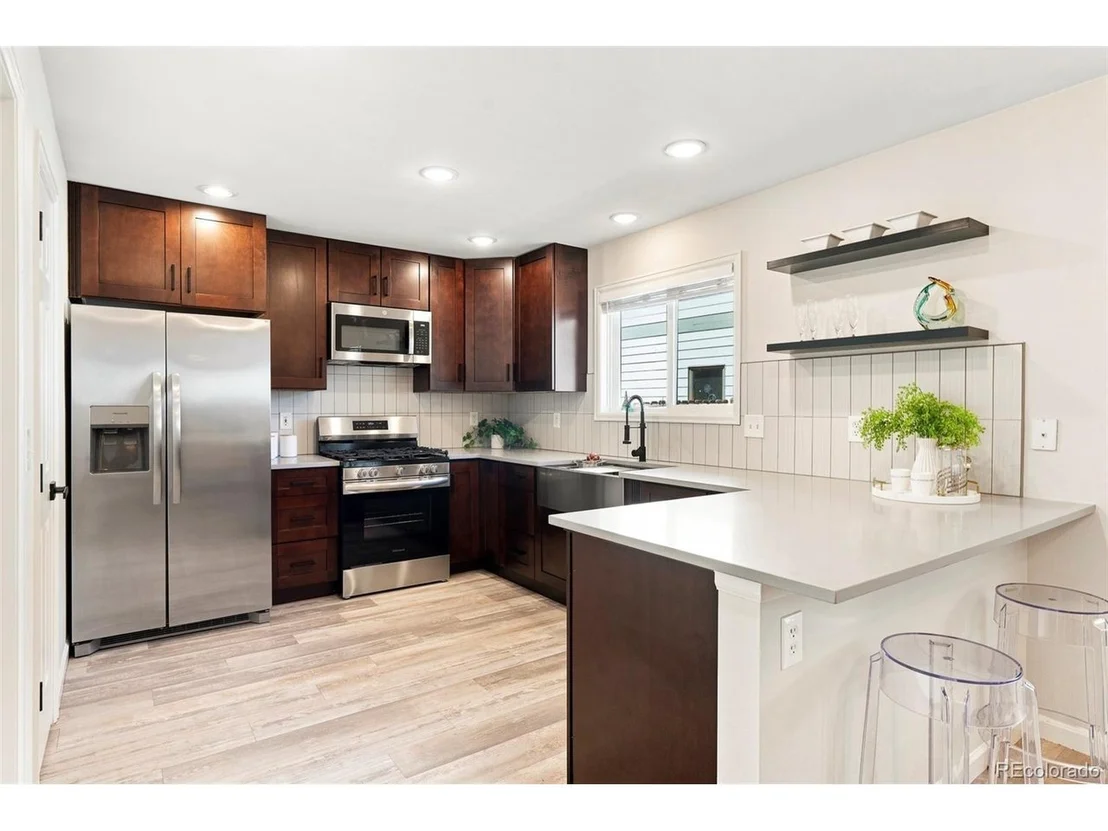 Photo of 818 Baker St