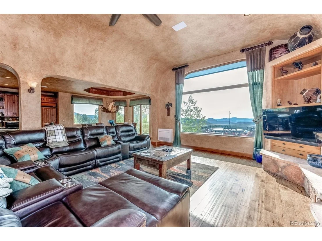Photo of 13847 Gordon Ct