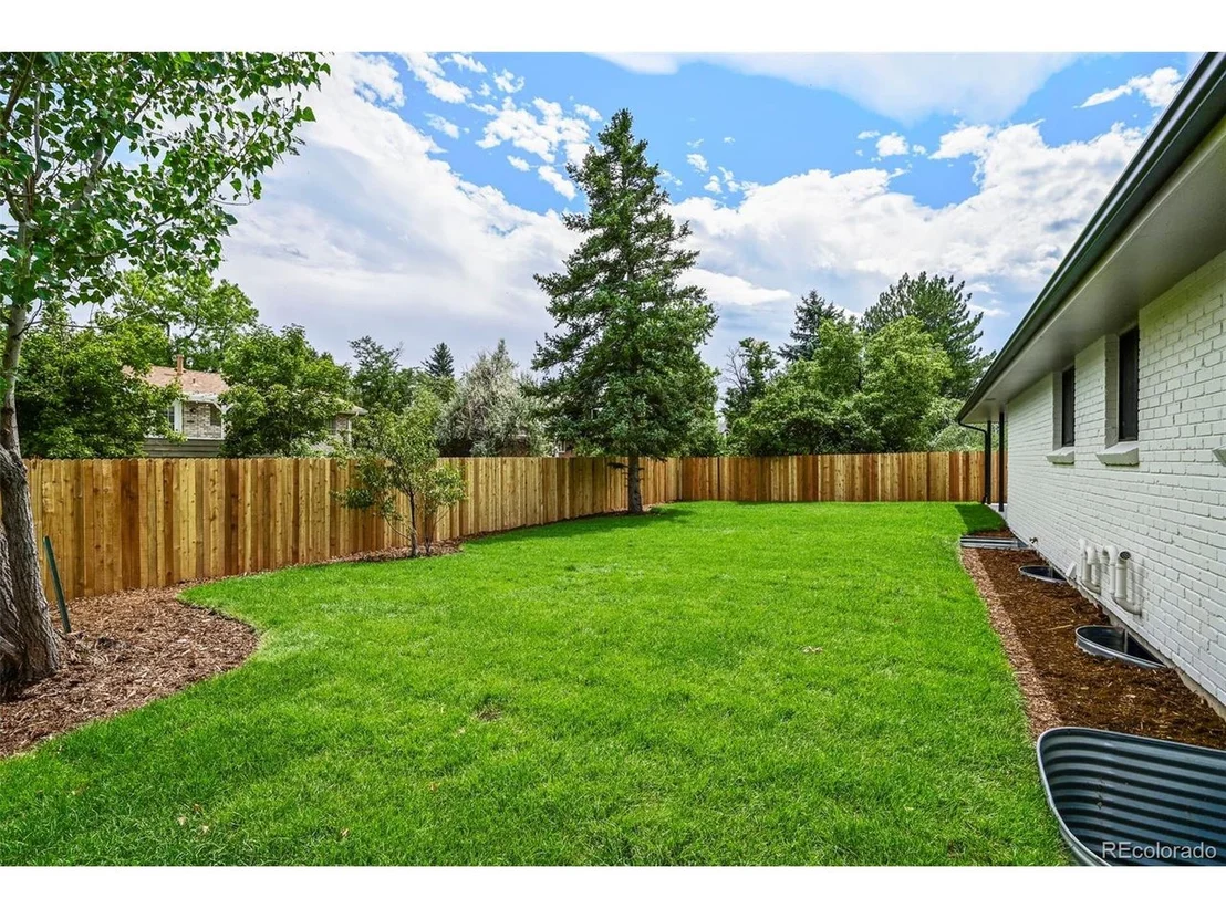 Photo of 230 Seminole Dr