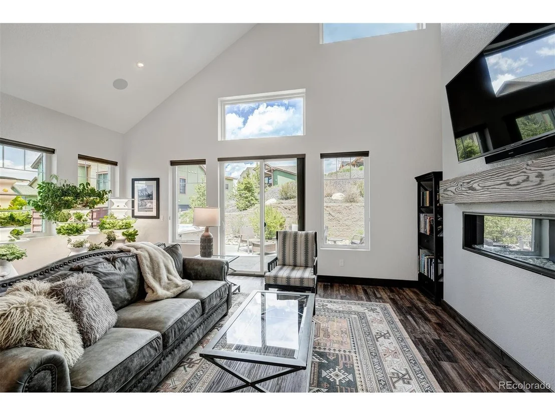 Photo of 701 Saddle Ridge Cir