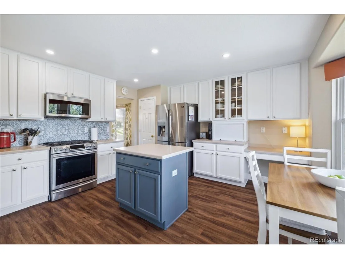 Photo of 6034 Rogers Cir
