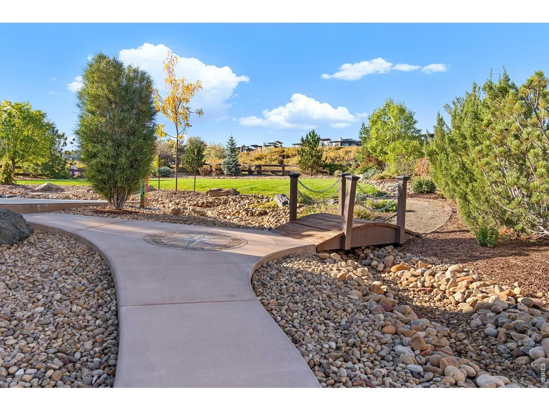 Photo of 2047 Bayfront Dr