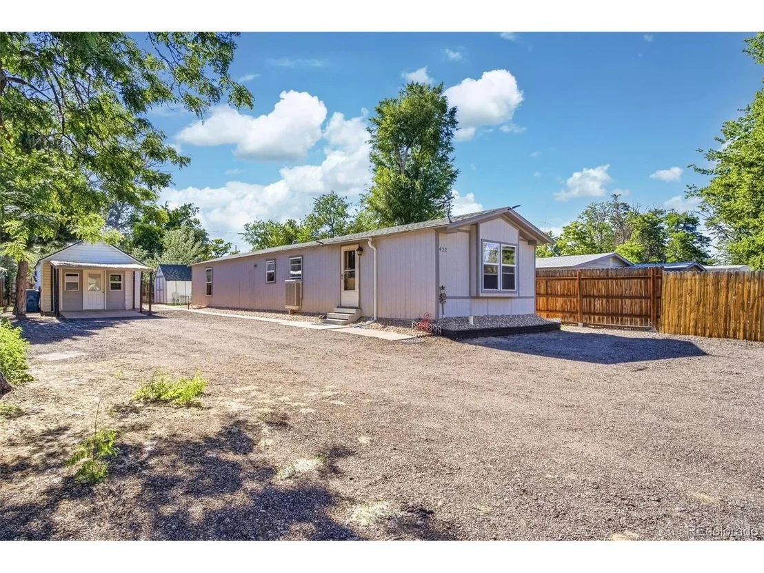 Photo of 422 Willow Dr