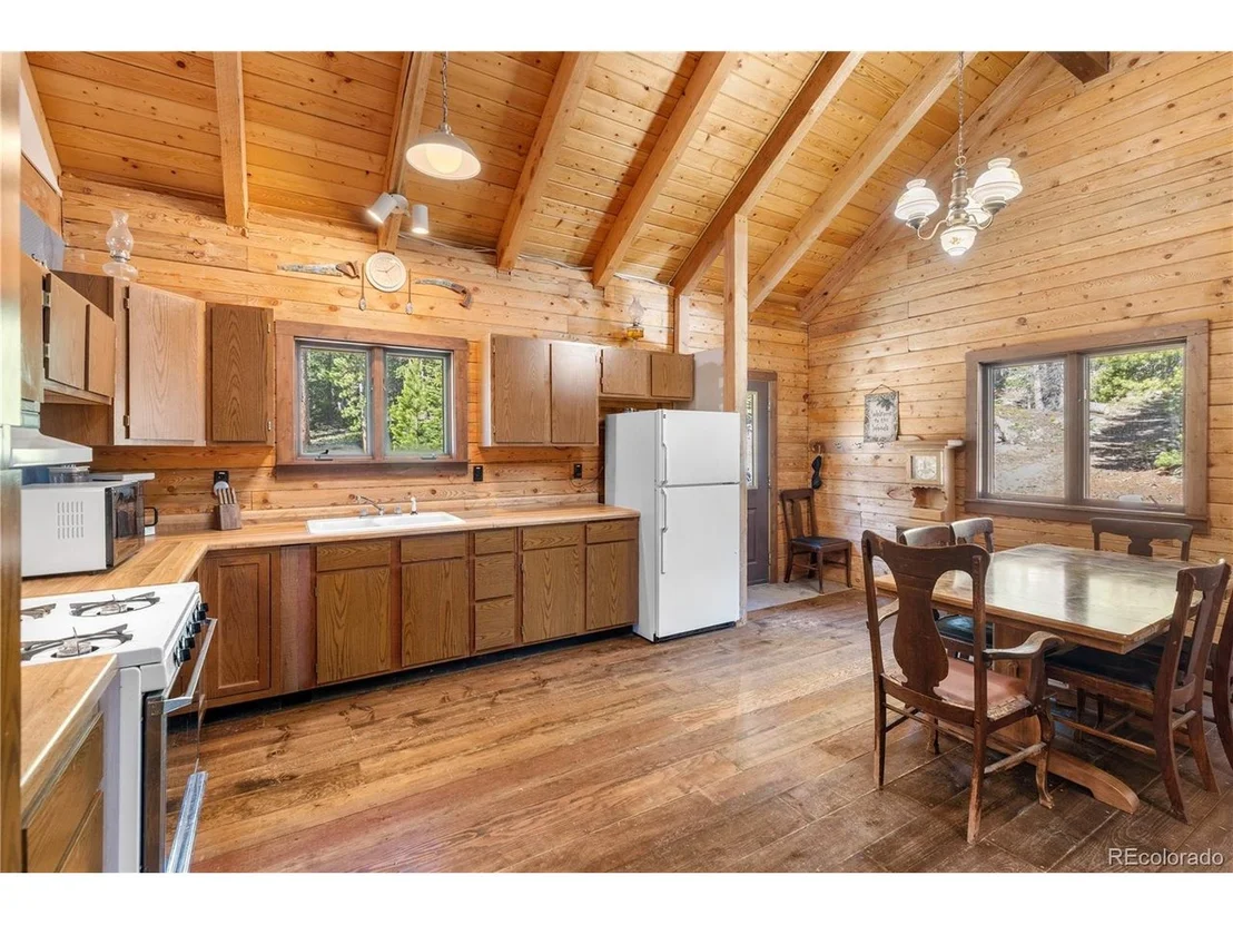 Photo of 424 Dry Gulch Rd