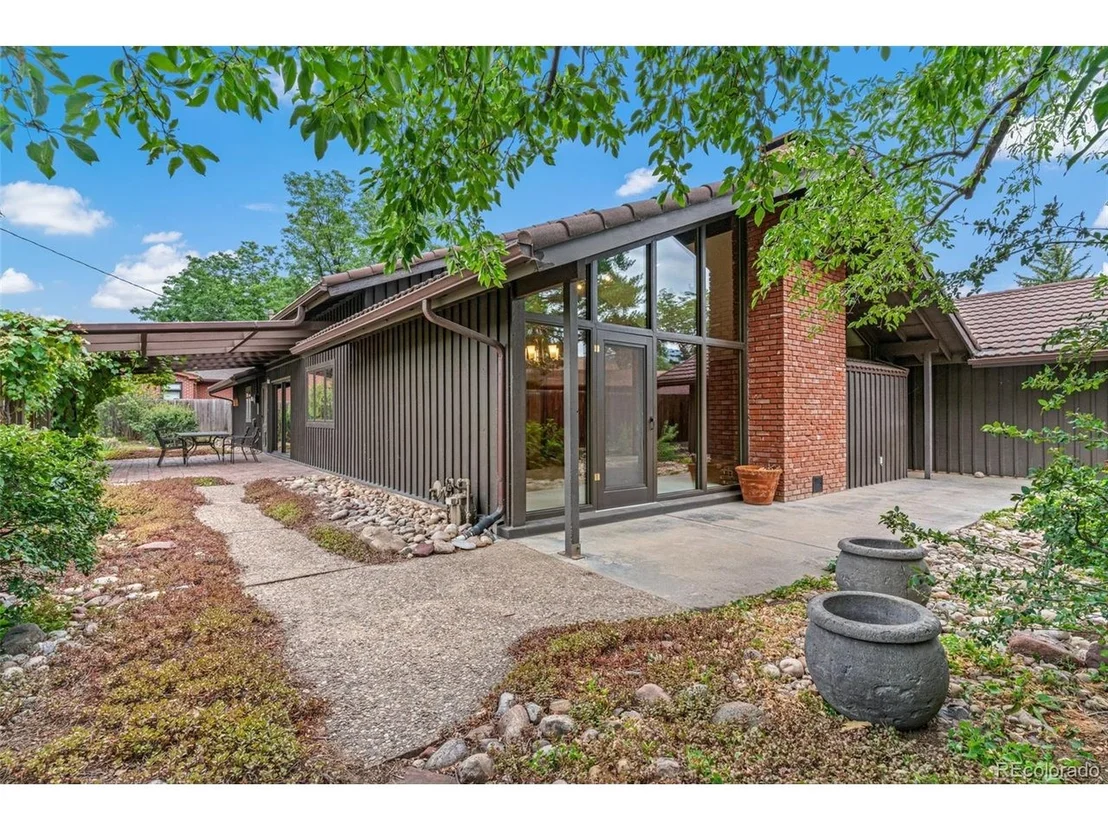Photo of 5161 Laurel Ave
